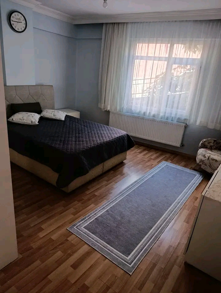 3 bedrooms + living room,