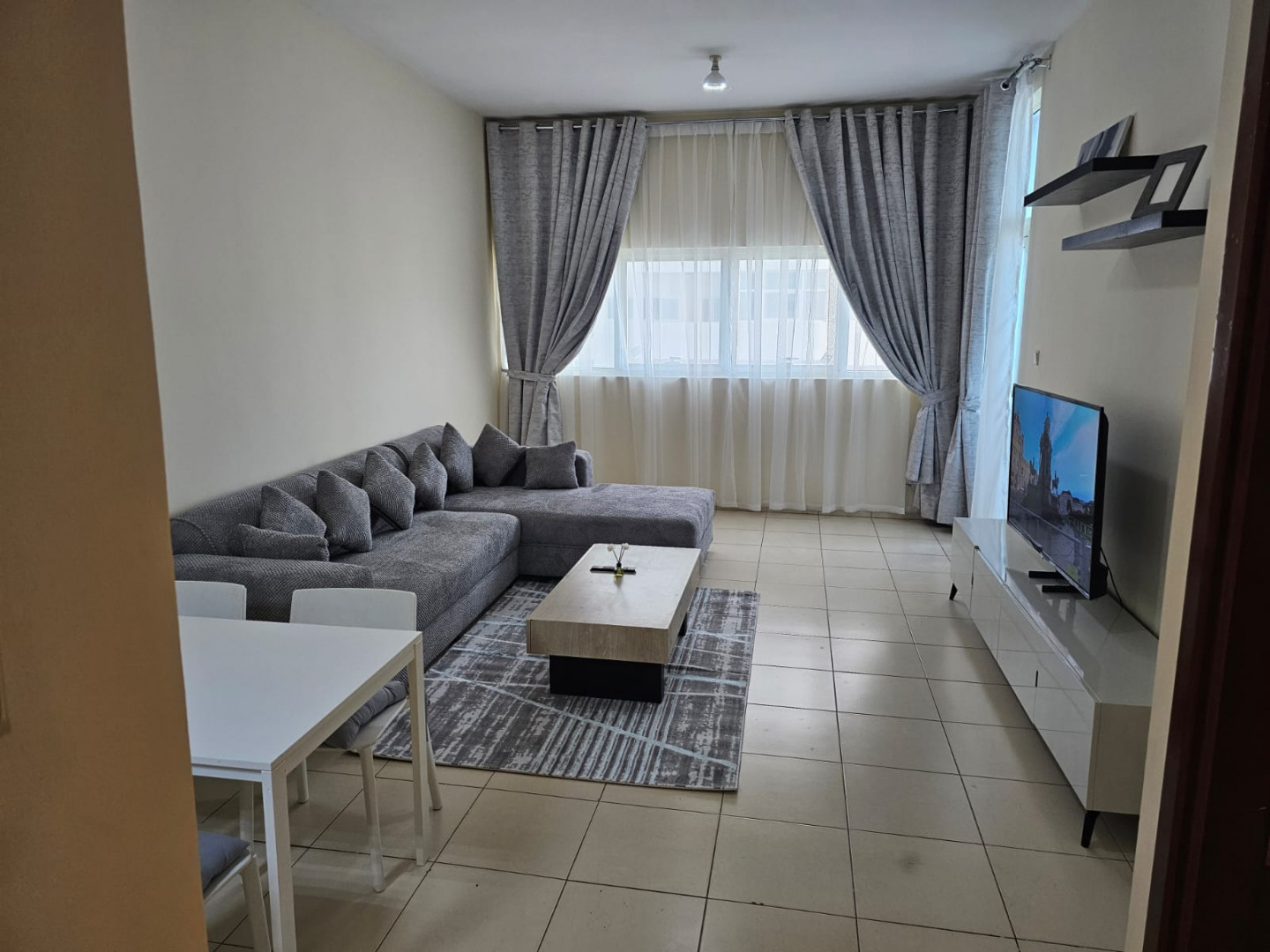 First tenant, completely new furniture