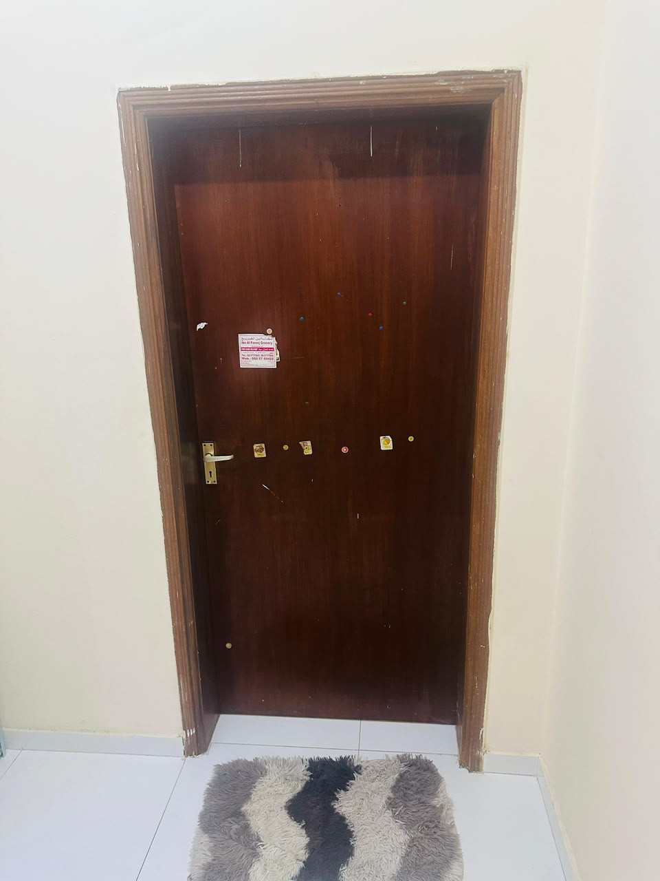 Studio apartment with excellent furnishings and a large balcony.