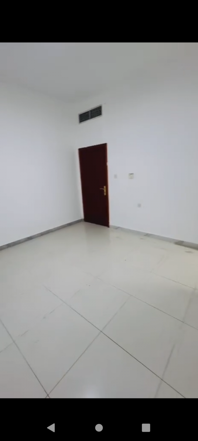 Unfurnished studio apartment in Al Mushrif