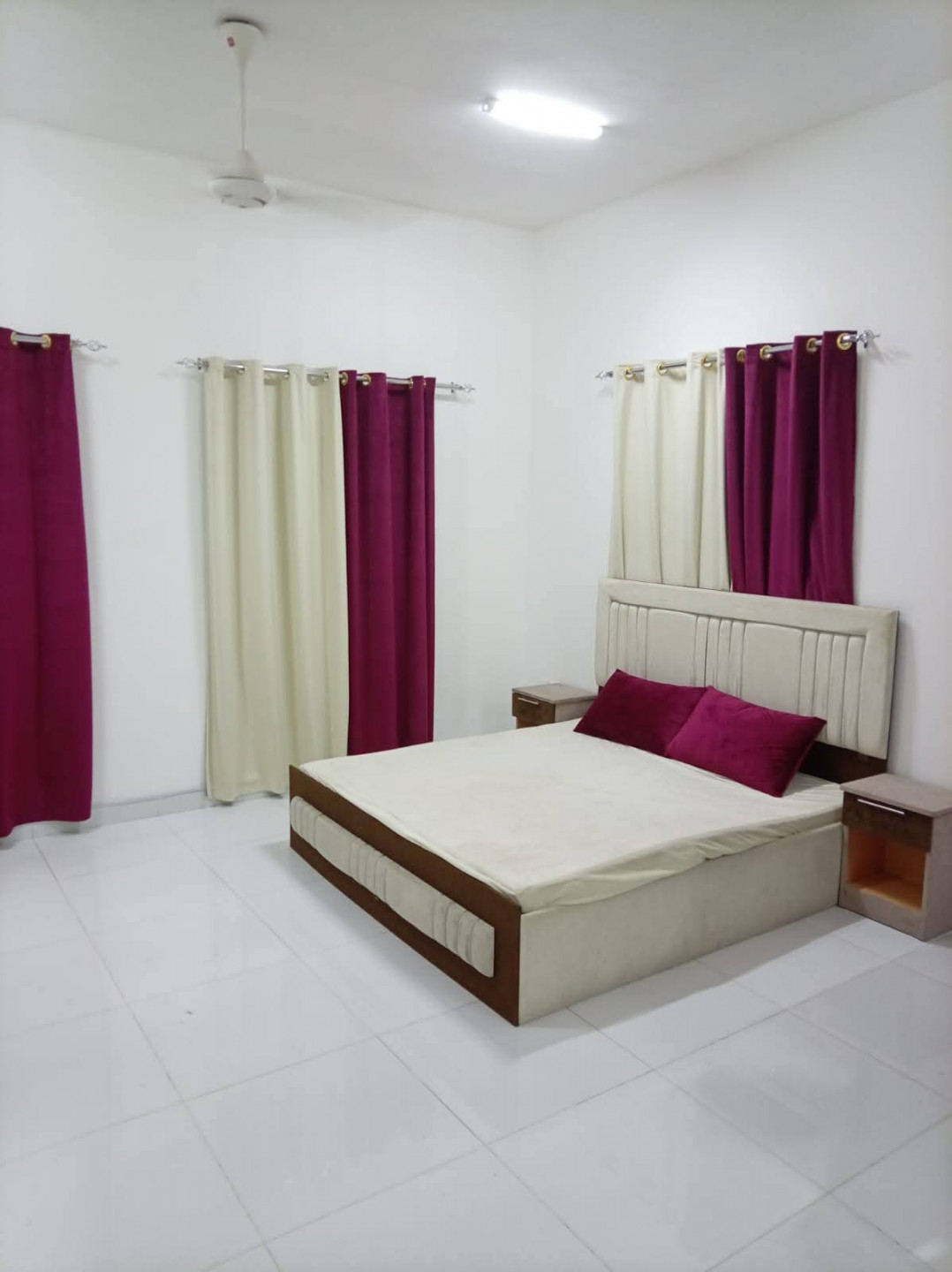 Studio apartment with room, bathroom, and furnished kitchen
