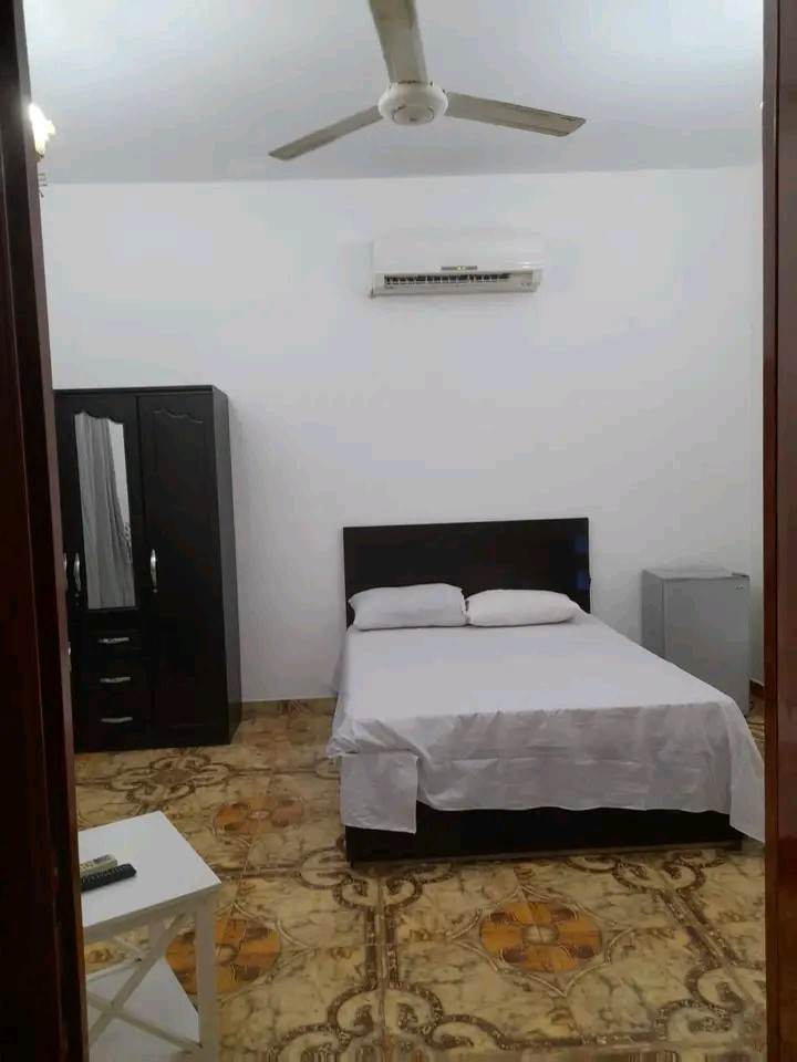astdyo-kryb-albhr01787083210.jpg