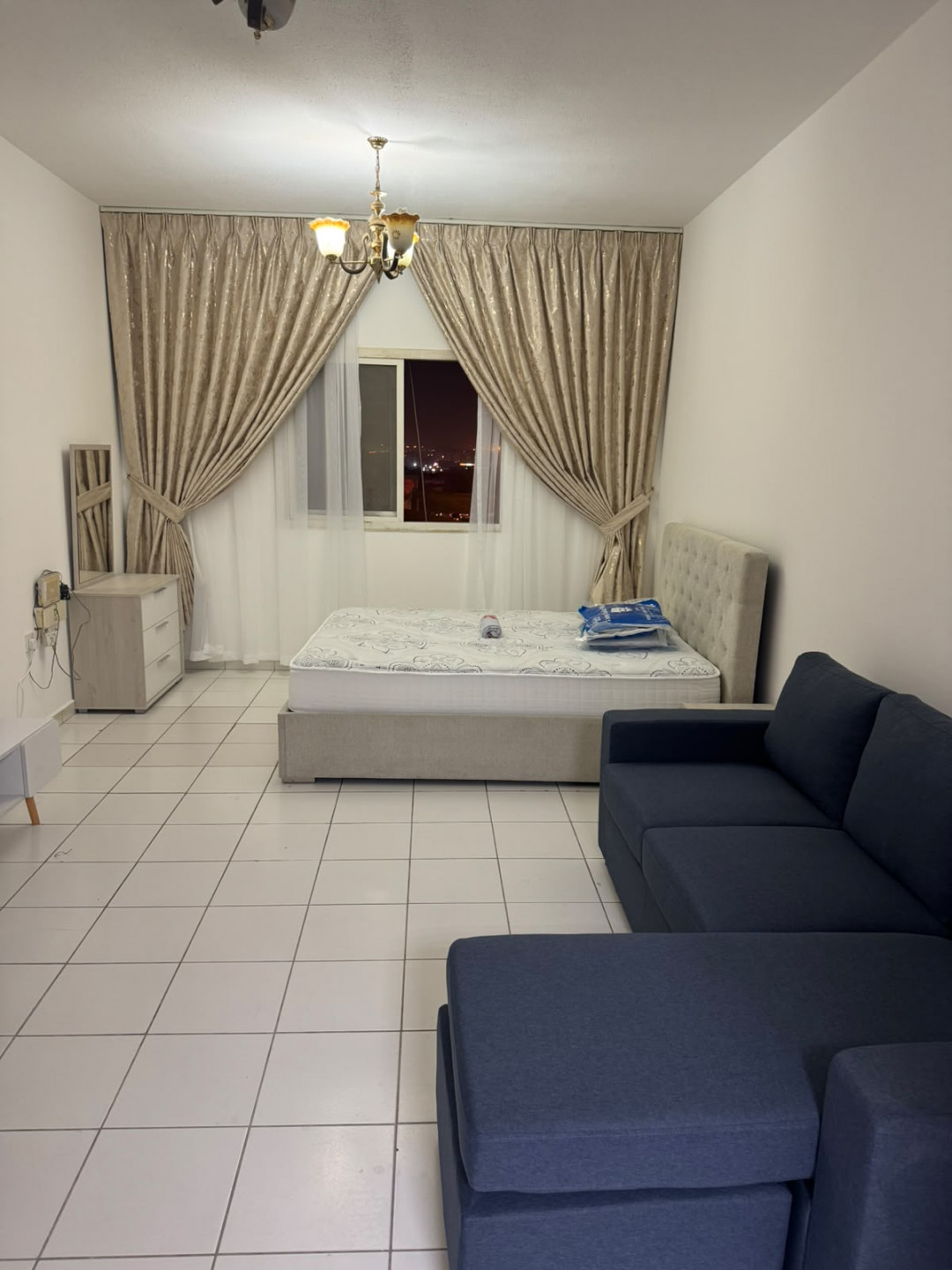 Furnished studio apartment, clean, spacious
