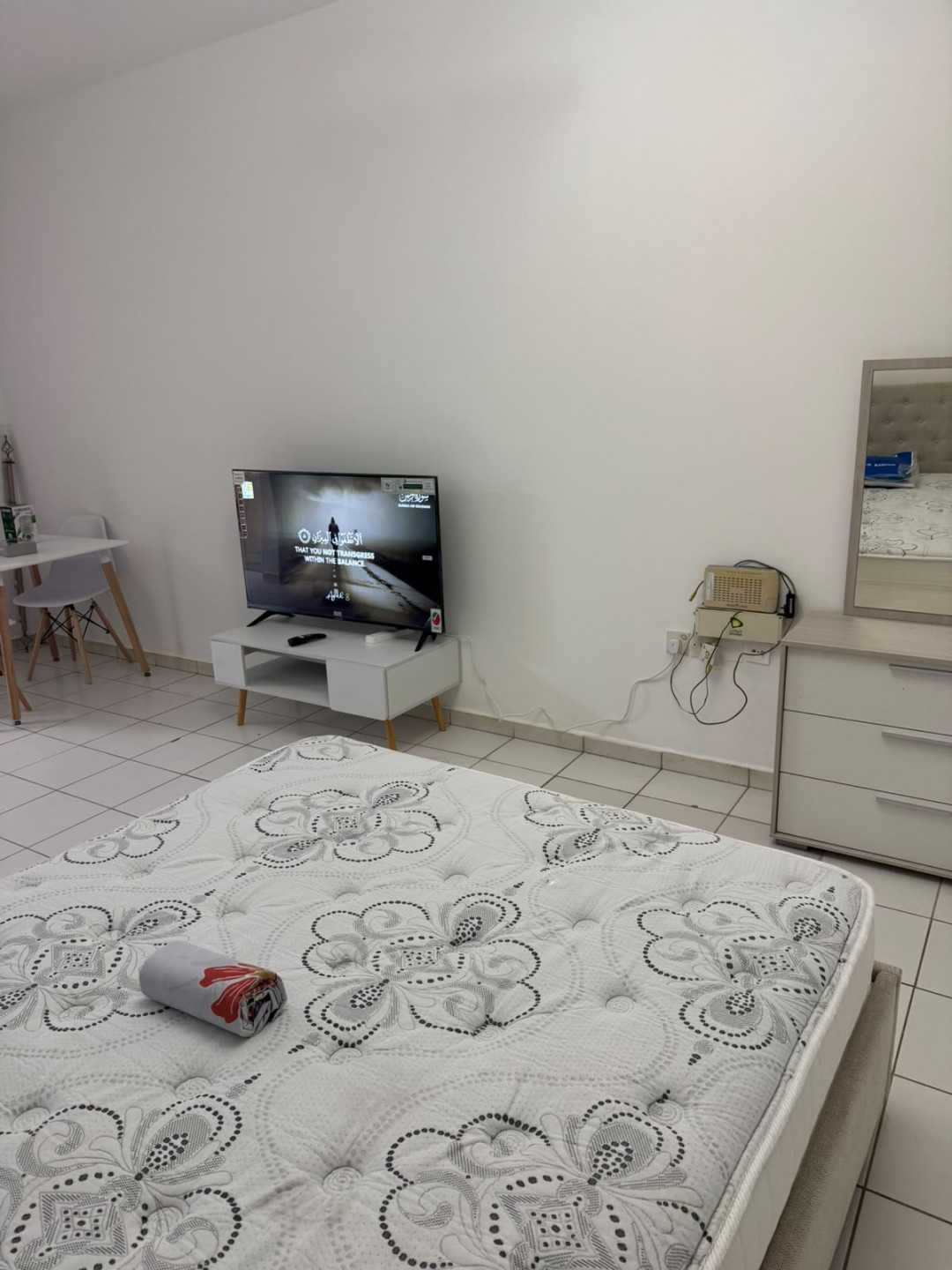 Furnished studio apartment, clean, spacious