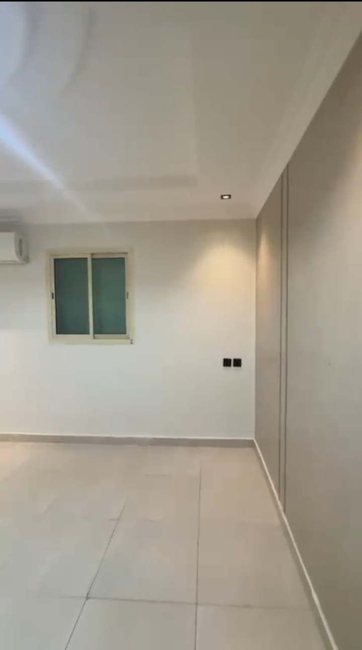 Full-service studio, monthly or yearly