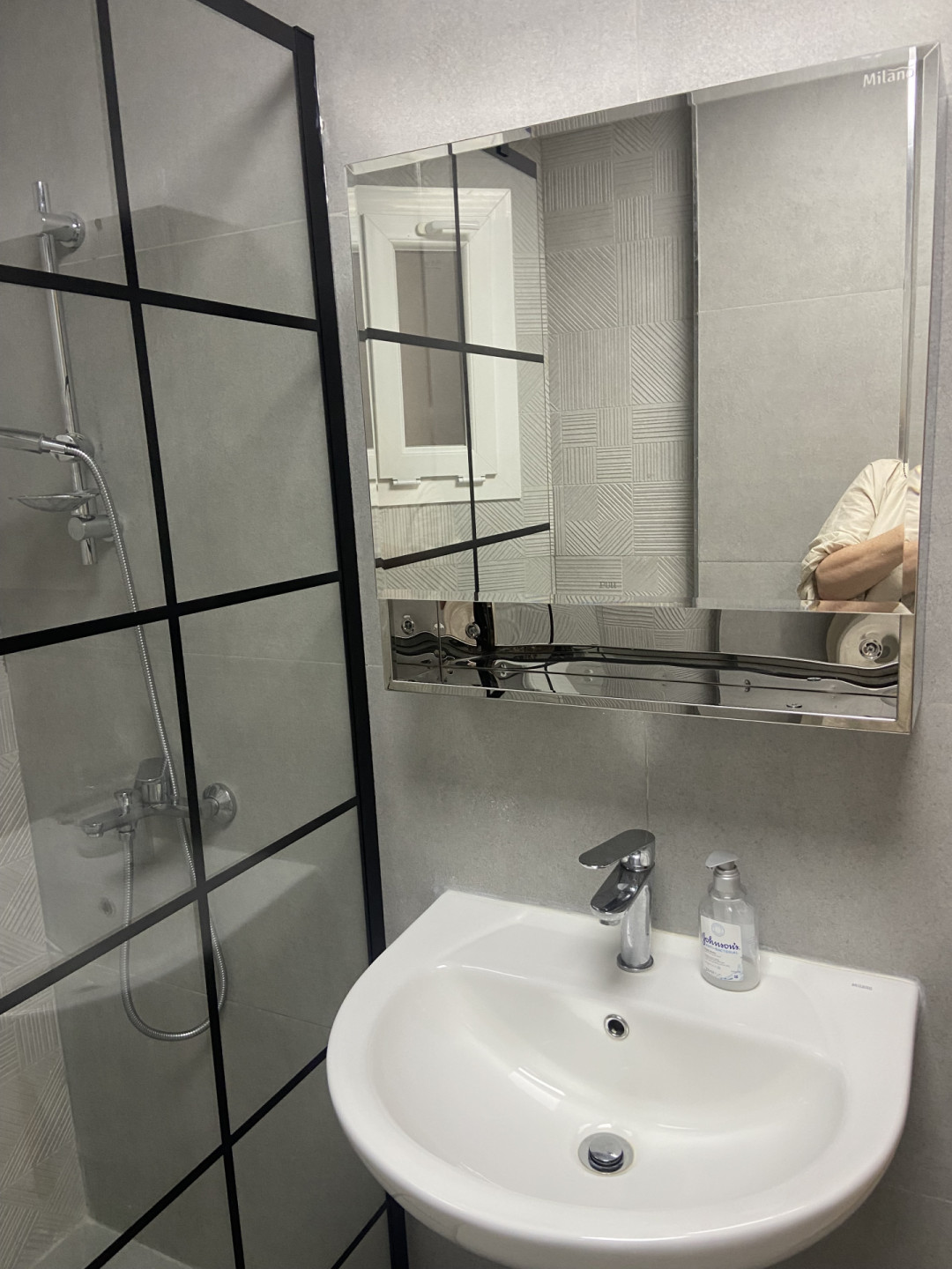 Bareeq al shatti apartment