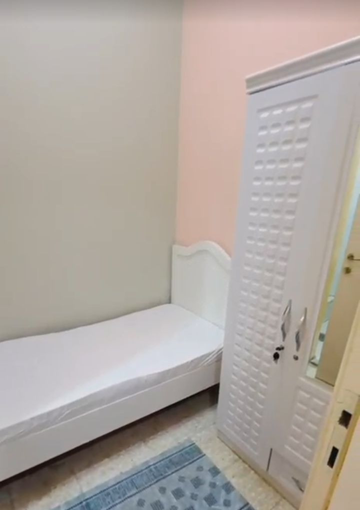 Private room for girls only