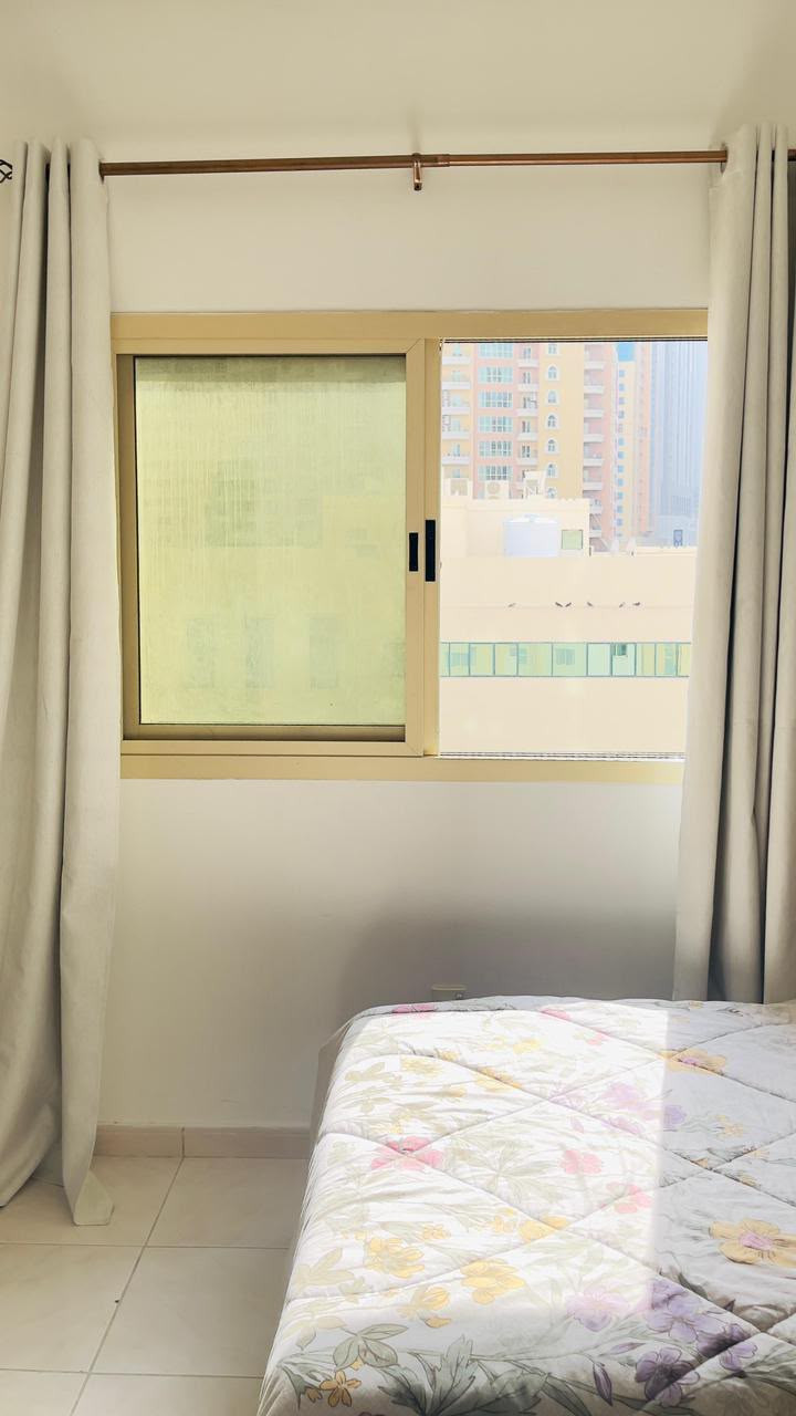 A room for a girl in a clean apartment at a bargain price