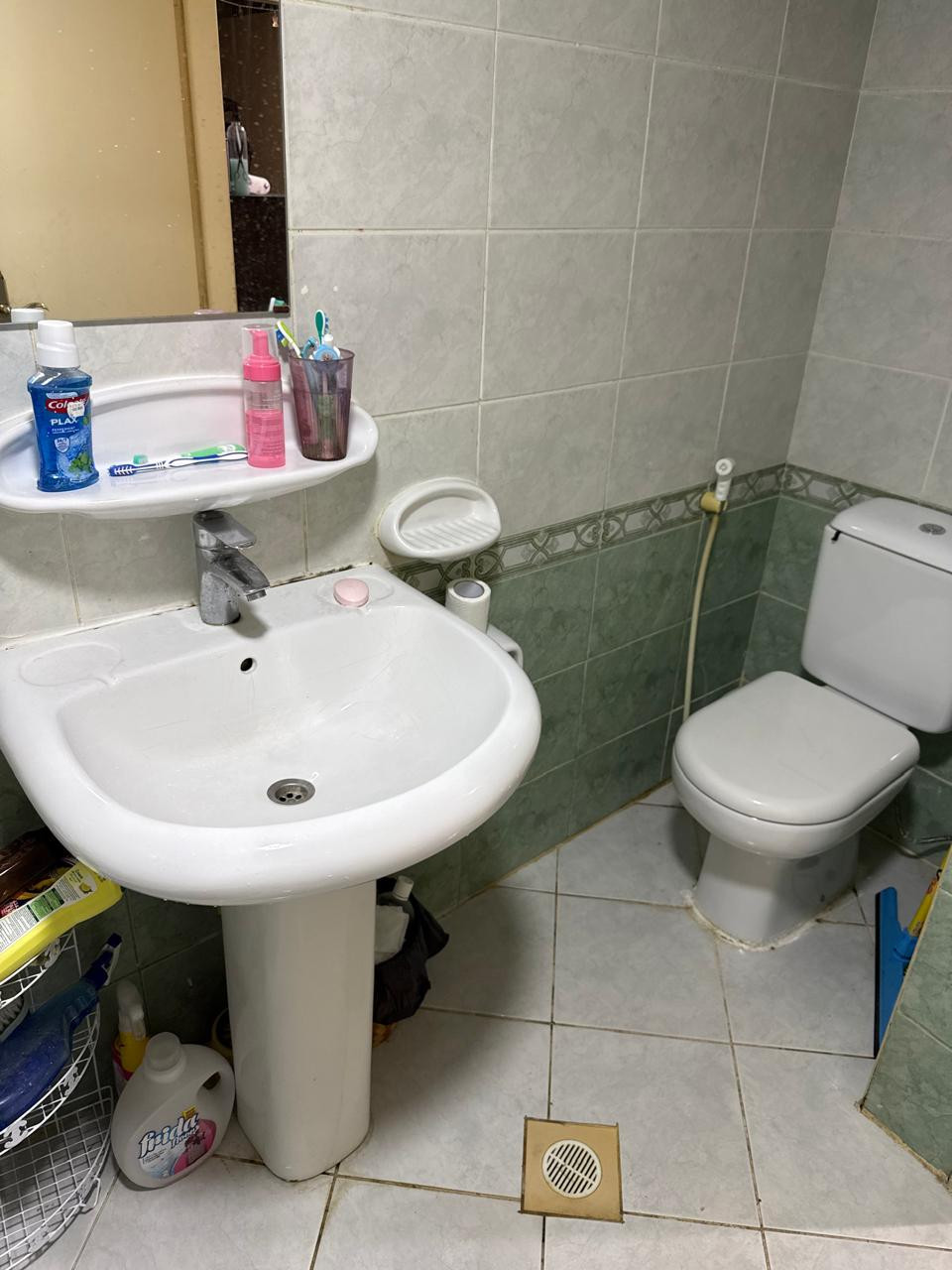 Furnished one-bedroom apartment at a bargain price. Clean furnishings, spacious.