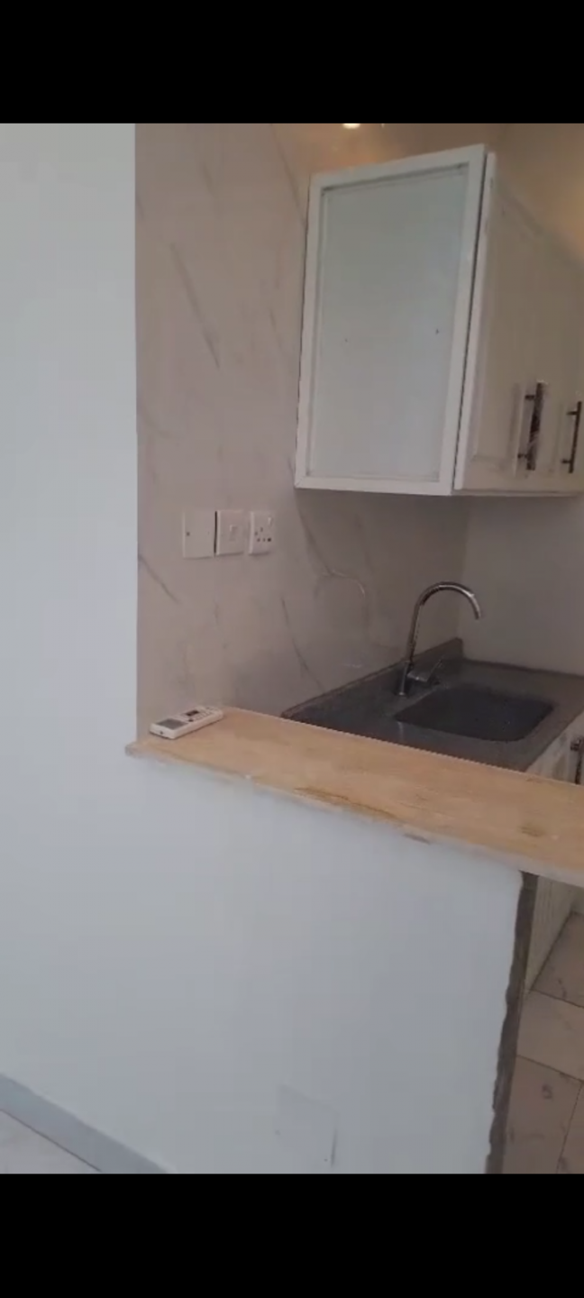 Al-Aqiq neighborhood, one room and a hall