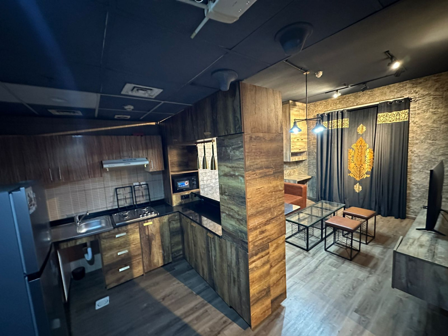 One bedroom and living room apartment for annual rent in City Towers