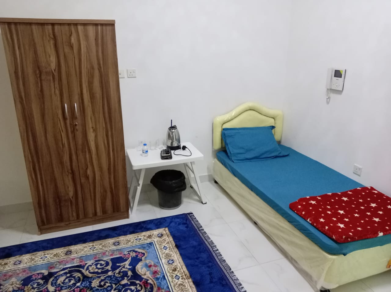 Daily and monthly rentals of shared accommodation for young men on Al Maha Main Street, including all services and bills.