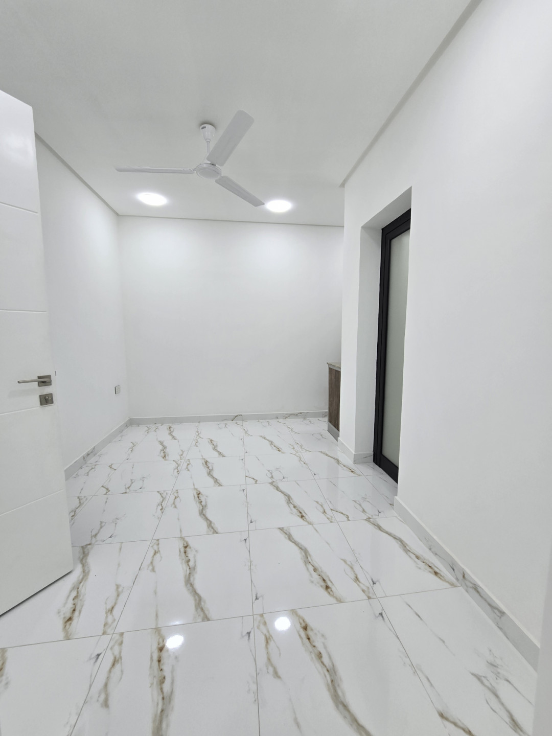 For rent: Brand new furnished studio apartment, electricity included, in Al Badi'