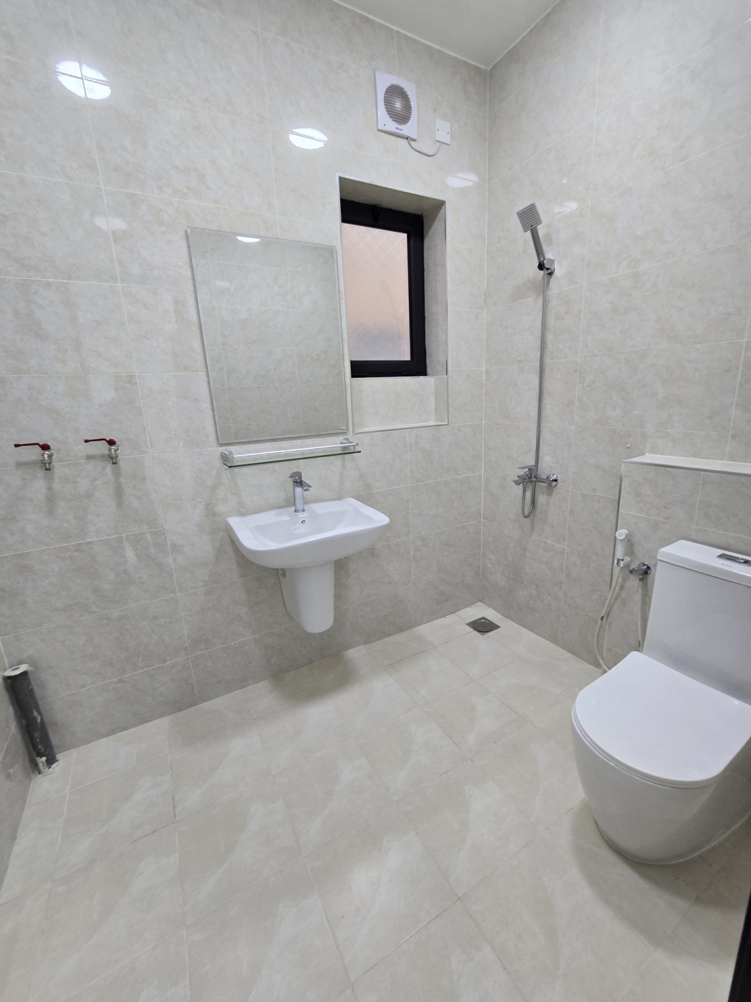 For rent: Brand new furnished studio apartment, electricity included, in Al Badi'