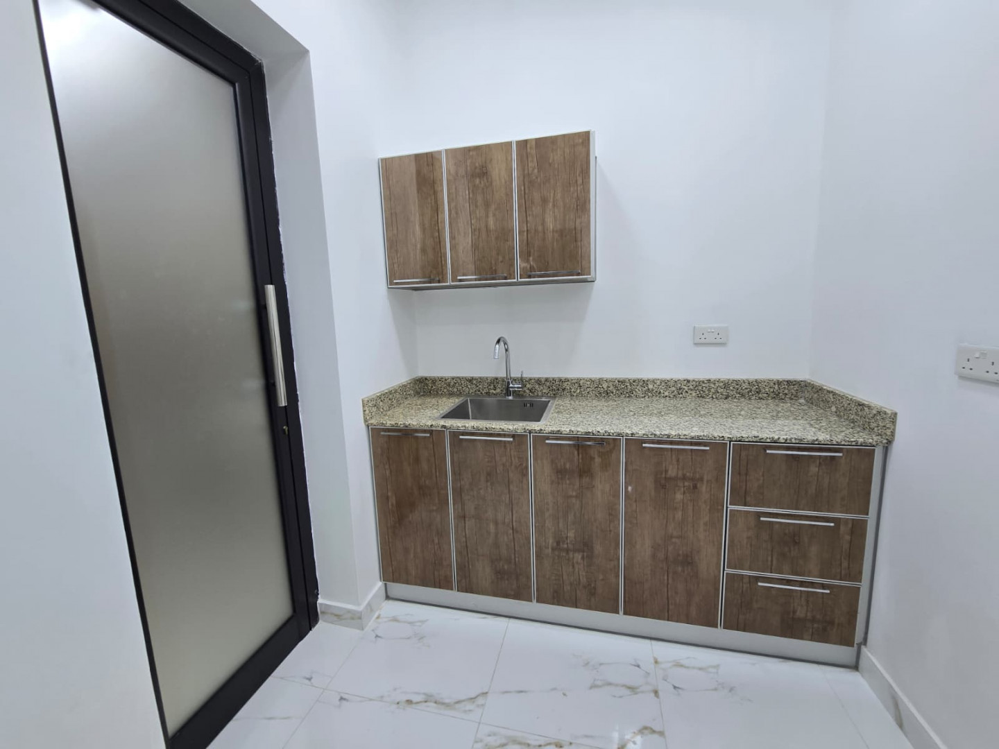 For rent: Brand new furnished studio apartment, electricity included, on Al Badi Street