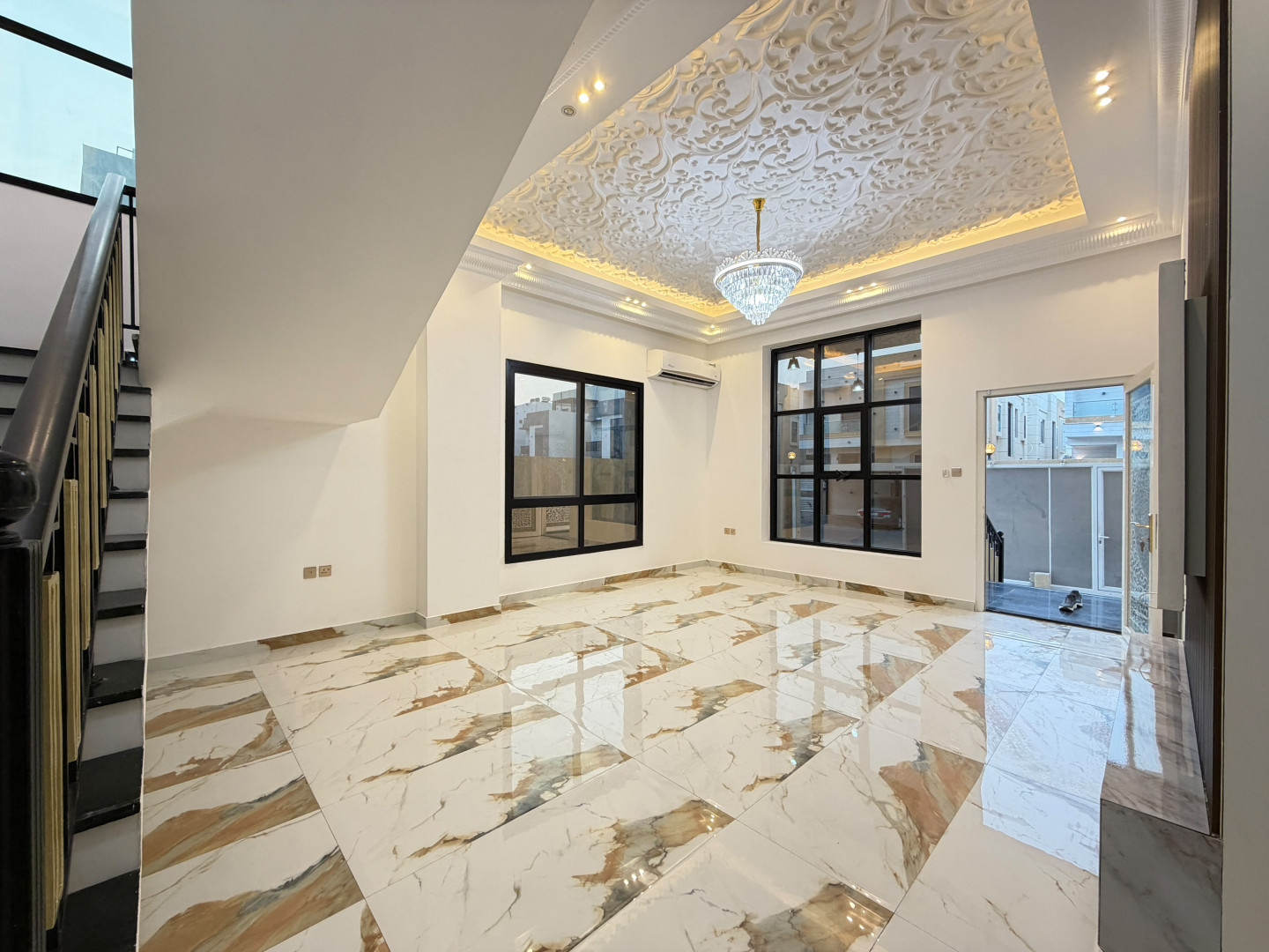 Prime location in Al-Yasmin, near the park