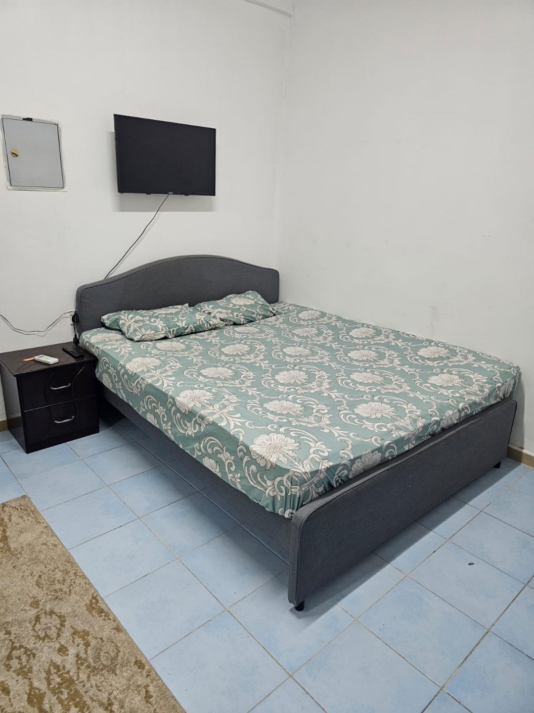 We have a studio available in Al Butinah, opposite Nesto Parking. (Tribal parking available)