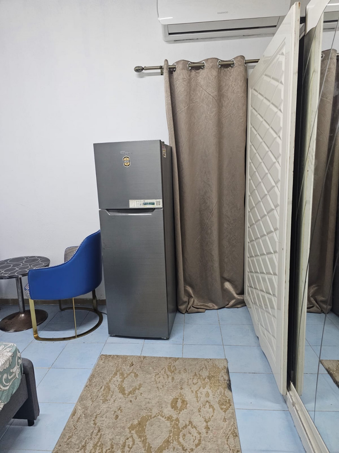 We have a studio available in Al Butinah, opposite Nesto Parking. (Tribal parking available)