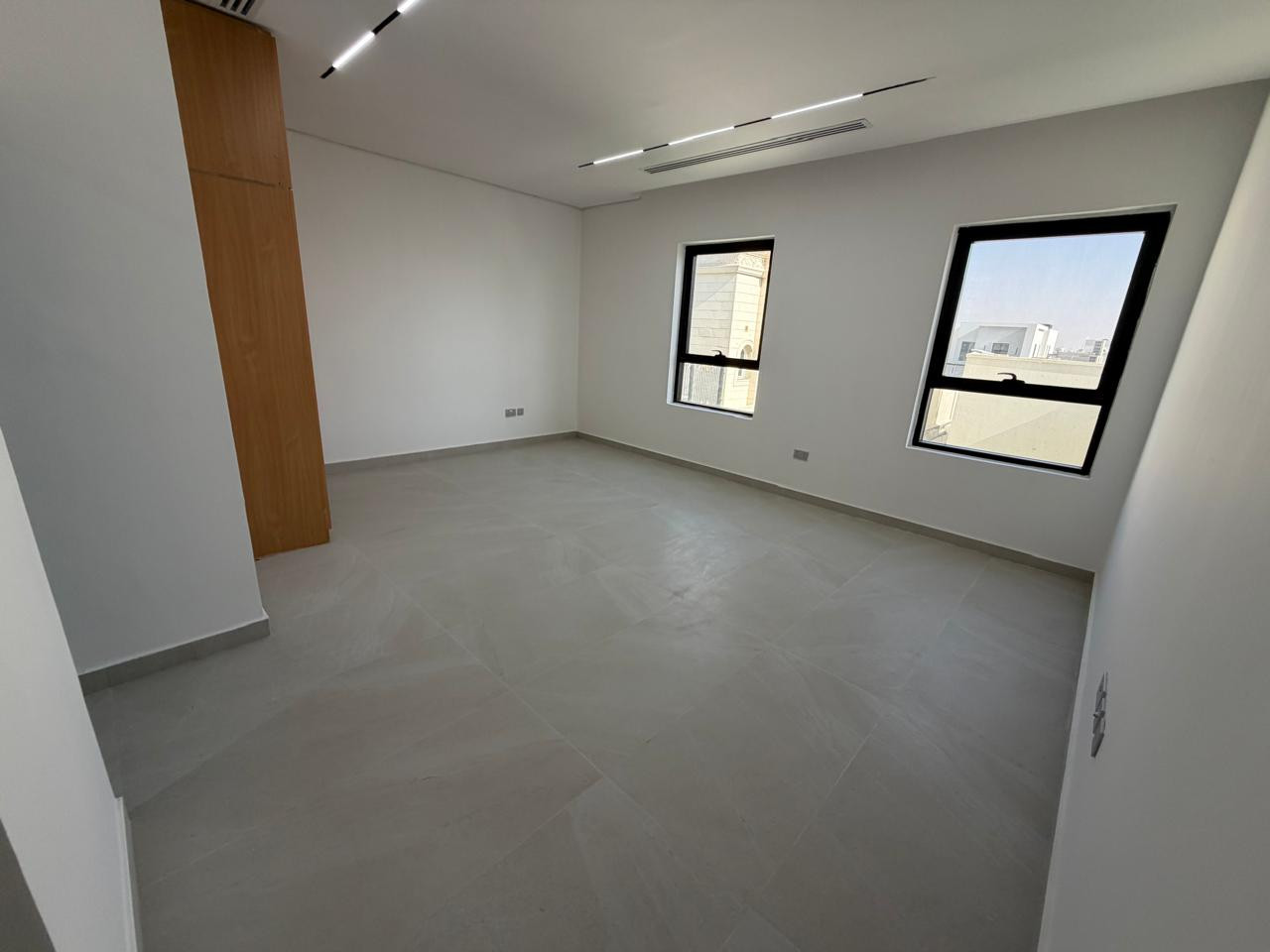 mtofr-astdyo-msahh-kbyr-aol-sakn-llaygar-bmdynh-alryad-gnob-alshamkhh71779141049.jpg