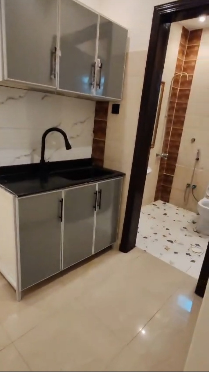 Studio apartment available in Yarmouk Building, Al-Maysamiyah Street