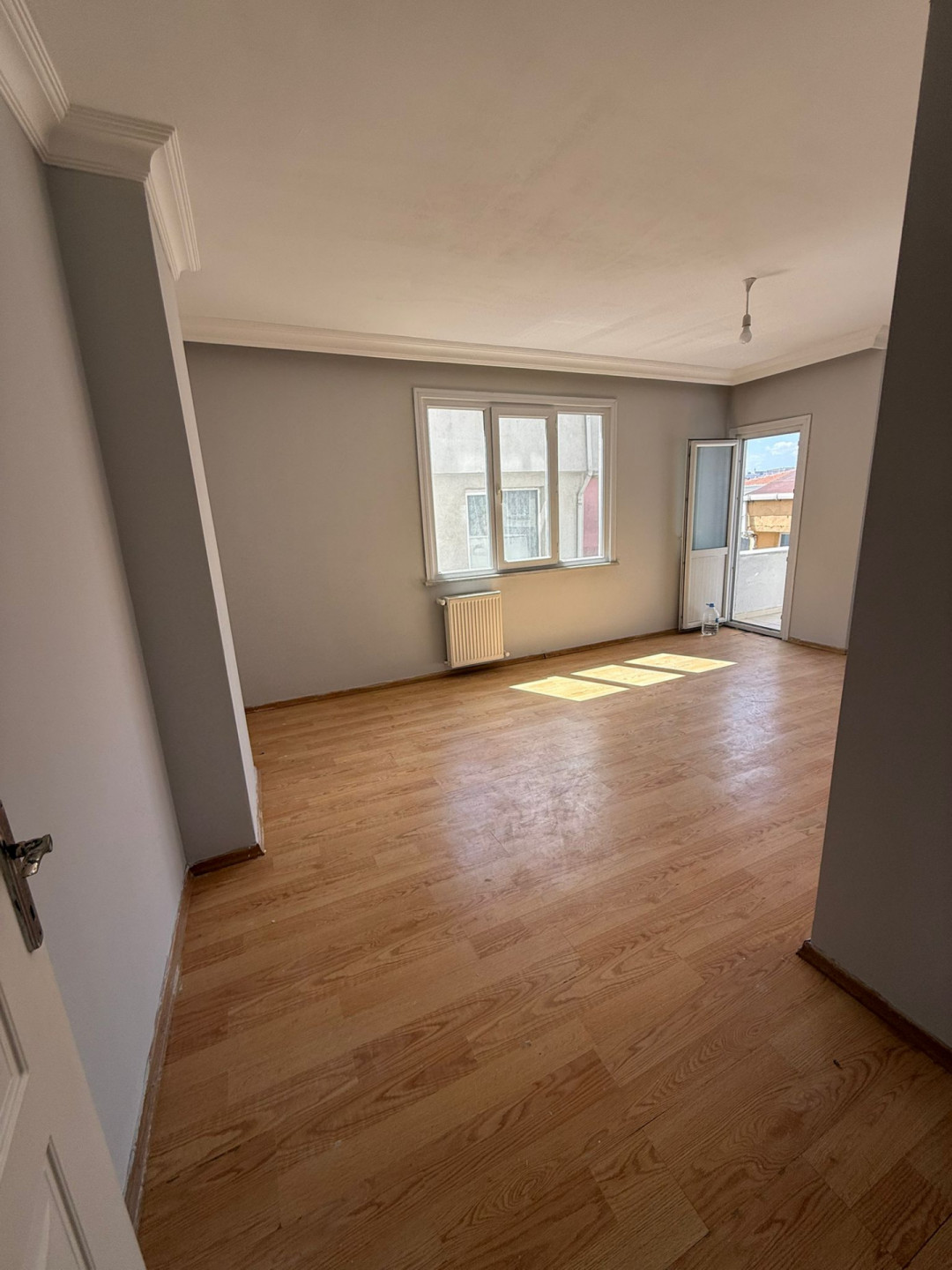 A distinctive and well-maintained 1+2 apartment in Esenyurt