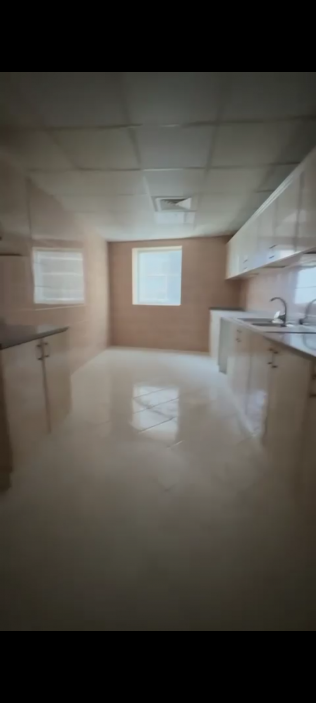 Luxury unfurnished apartment