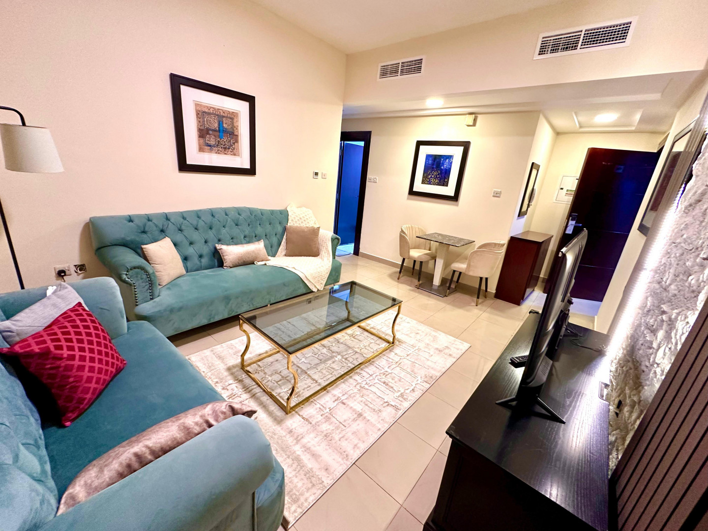 Luxury apartment in Al Majaz 3