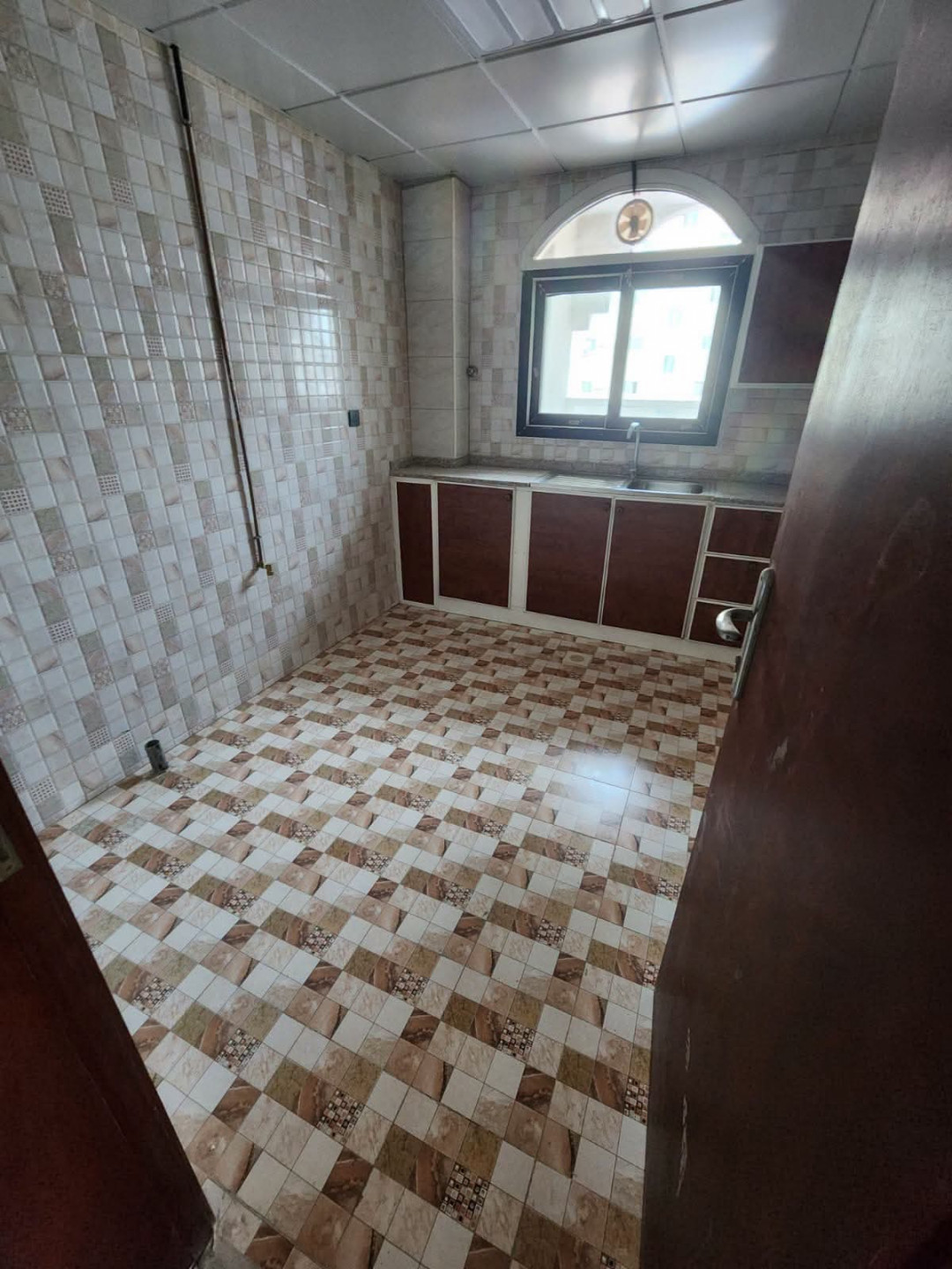 shk-fy-albotynh01782121551.jpg