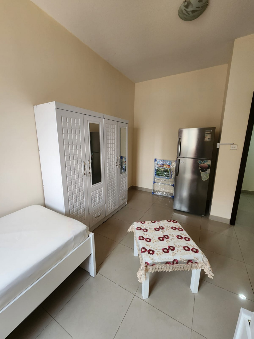 New apartment, 2 girls' dormitory