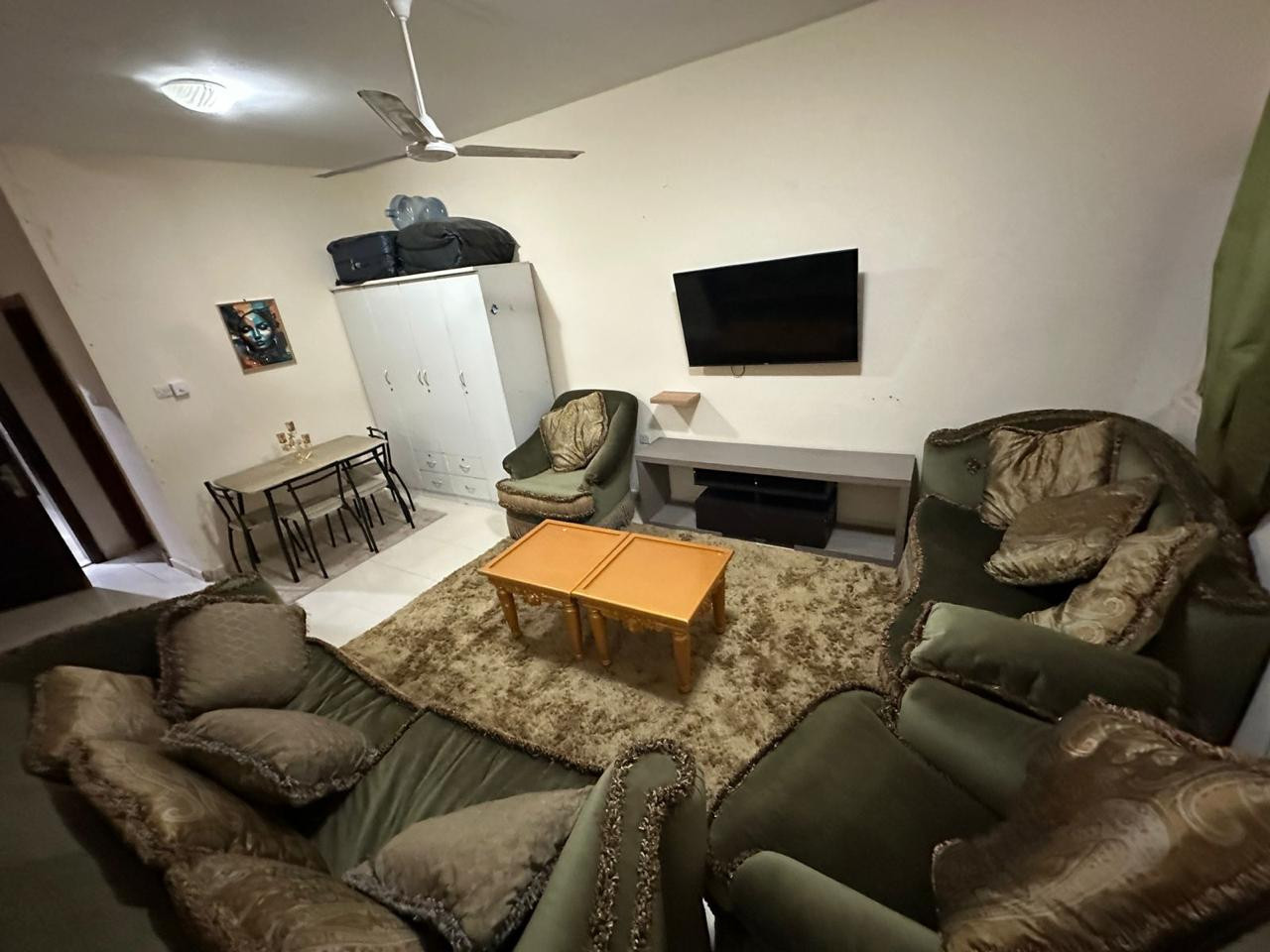 Two-bedroom apartment with a living room for rent, furnished