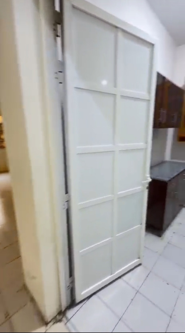 Excellent two-bedroom apartment with a living room and kitchen for annual rent