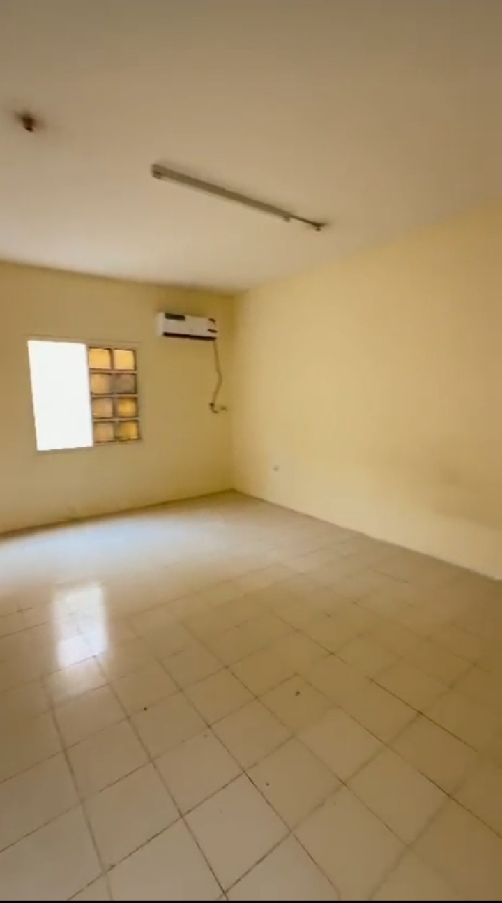 Excellent two-bedroom apartment with a living room and kitchen for annual rent