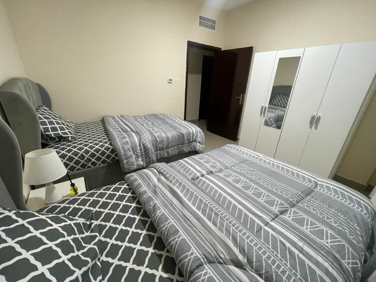 shk-mmyz-shaml-alkhdmat-baltaaaon51787922051.jpg