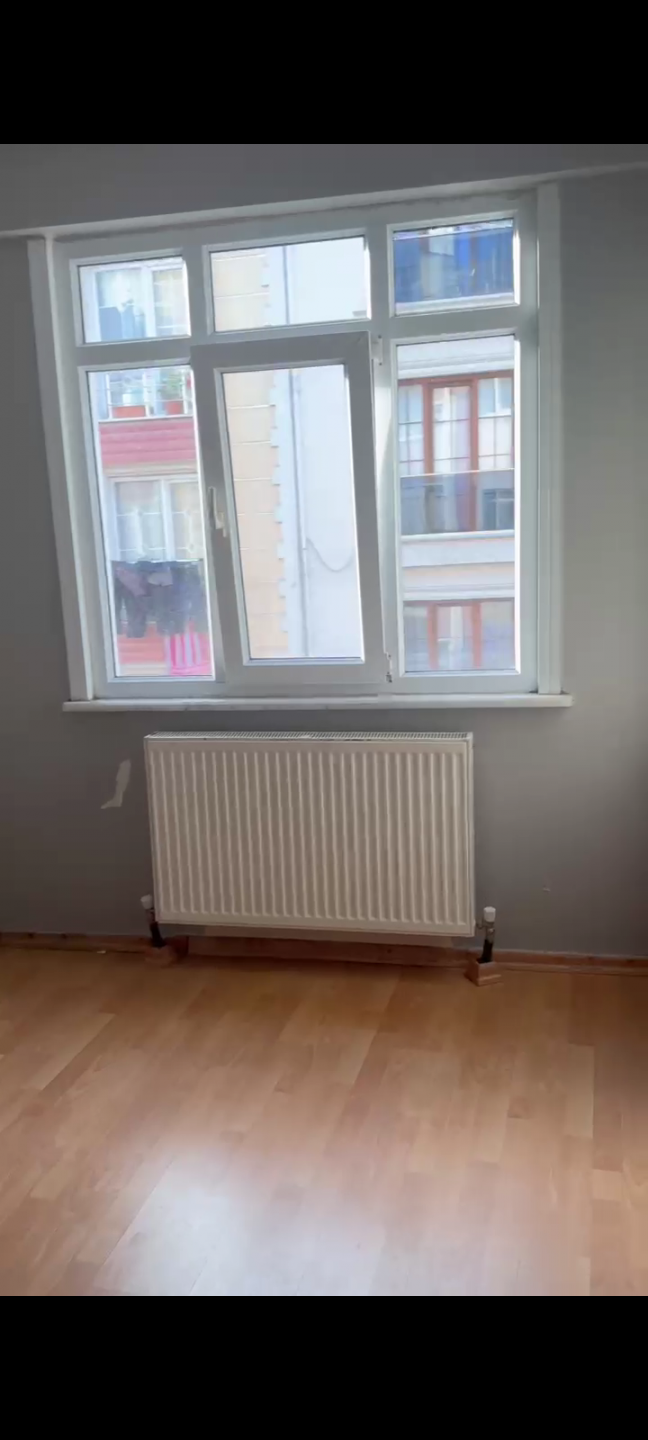 A well-maintained and spacious apartment in Esenyurt