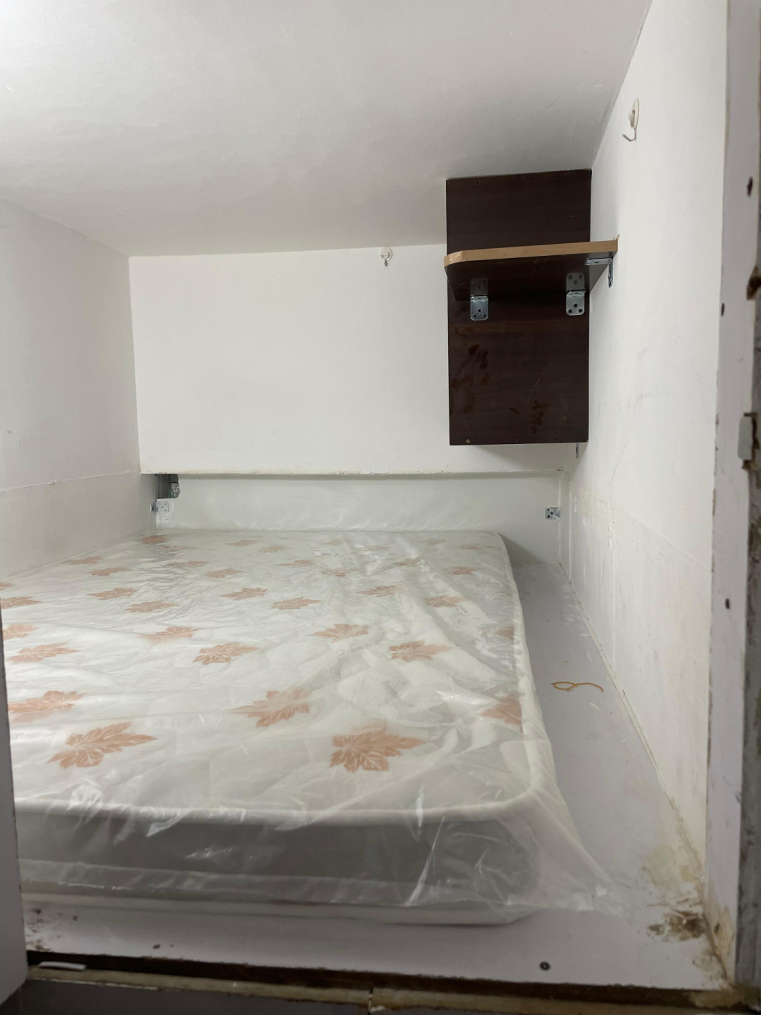 Shared apartment with partitions