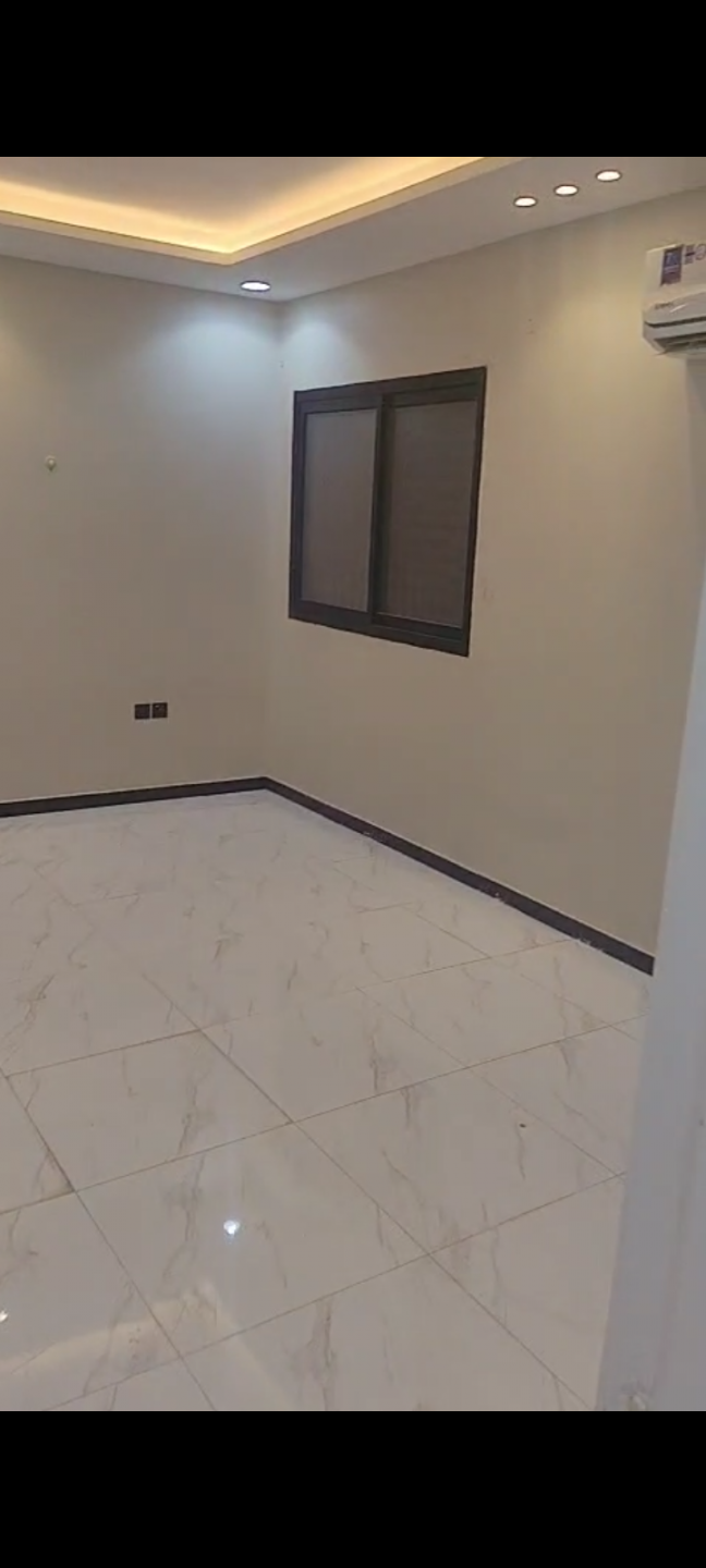 Spacious apartment in King Abdul Aziz neighborhood